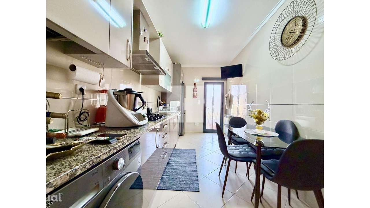 T2 com varanda e garagem fechada - Grande imagem: 4/38