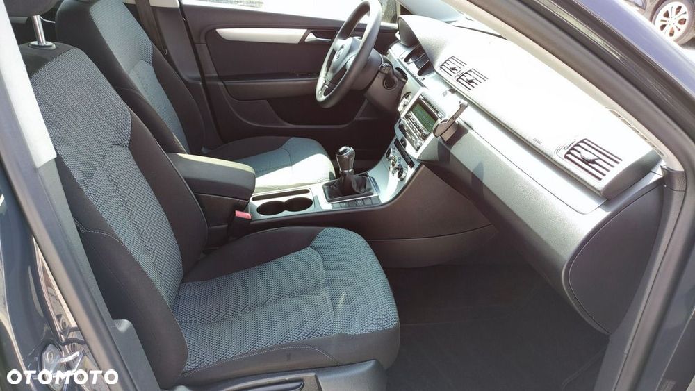 Volkswagen Passat - 27