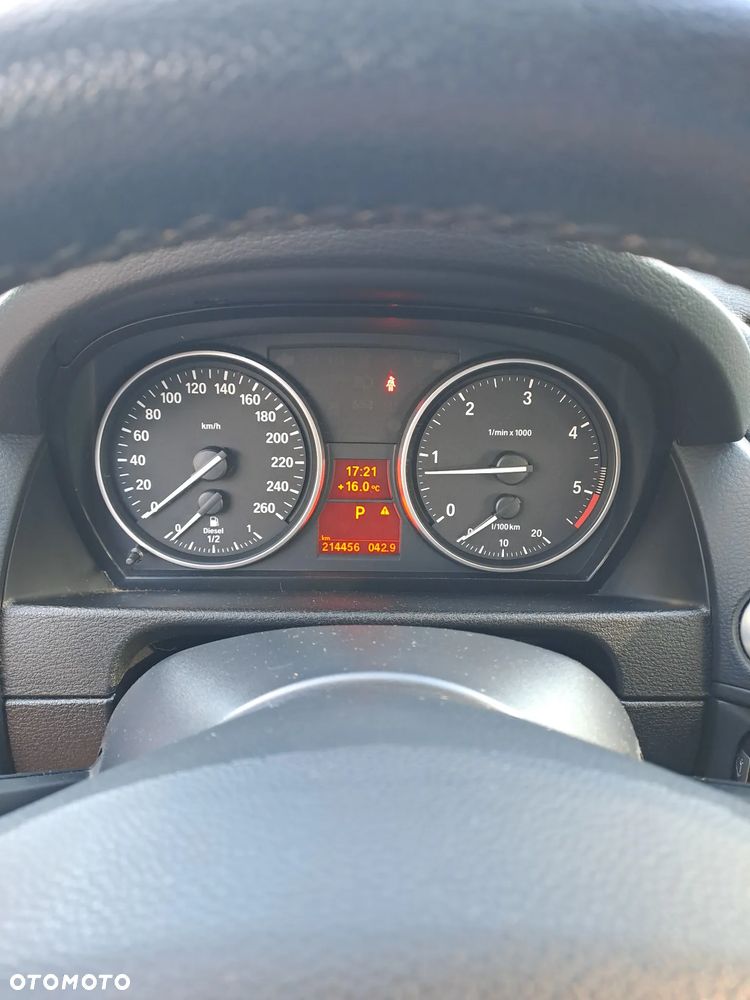BMW X1 xDrive18d xLine - 8