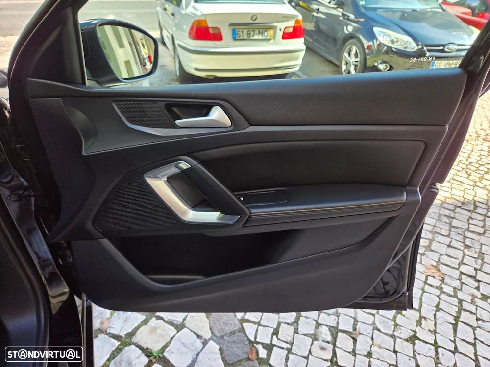 Peugeot 308 1.2 PureTech Allure EAT8 - 27