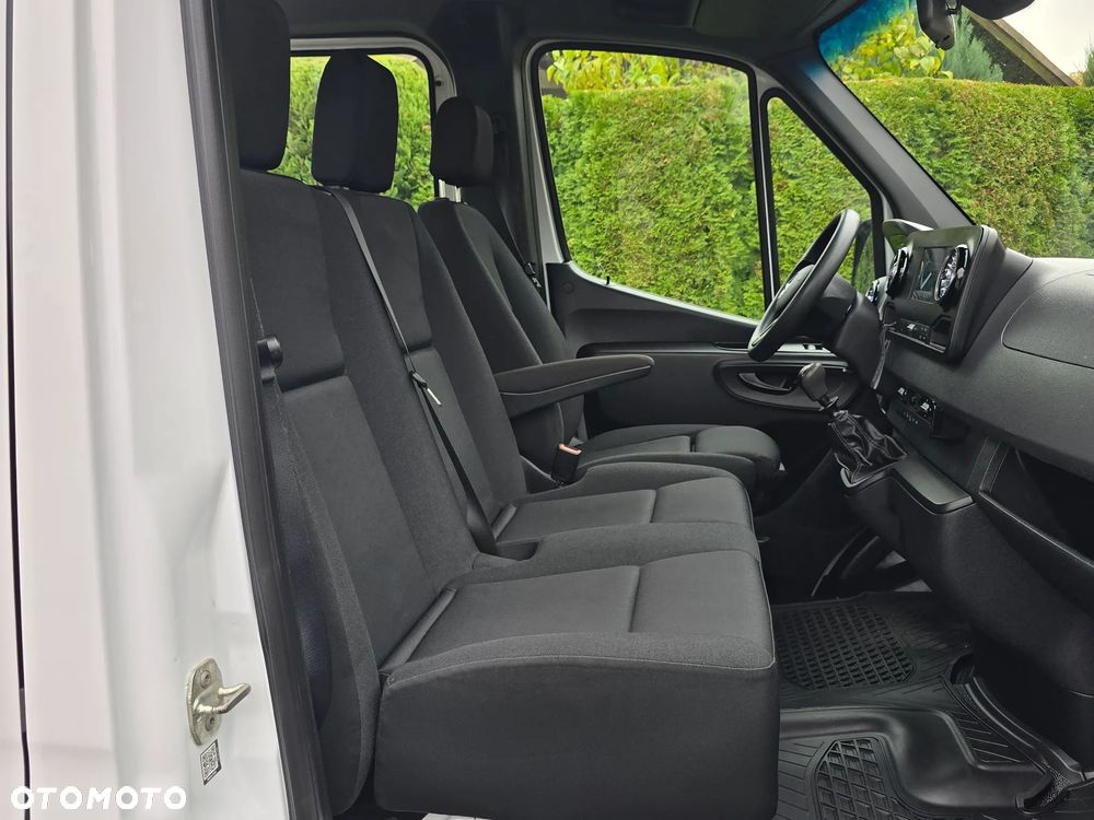 Mercedes-Benz Sprinter - 17