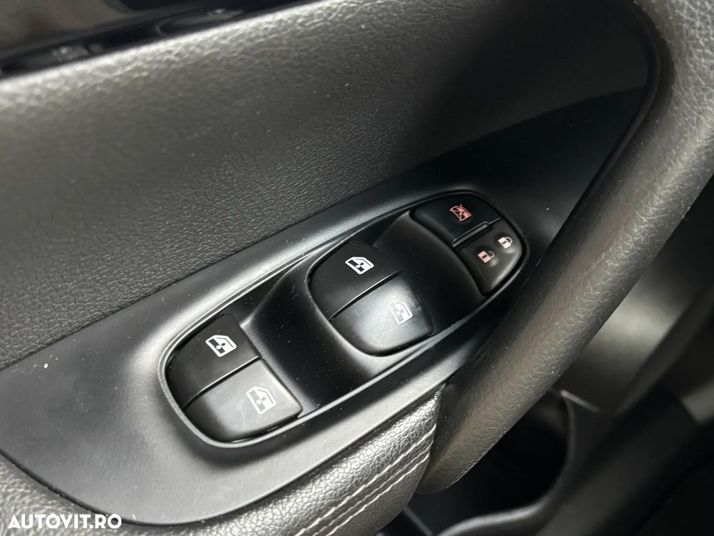 Nissan Qashqai 1.5 DCI N-CONNECTA - 23