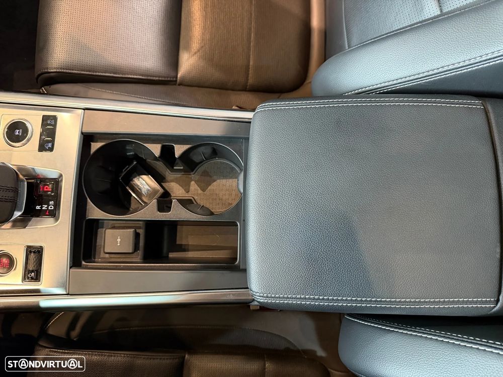 Jaguar XF 2.0 D200 R-Dynamic S AWD Aut. — fotografia 31