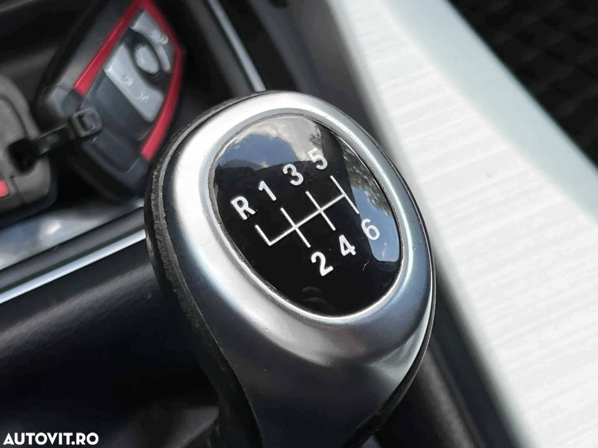 BMW Seria 3 318d Touring - 23
