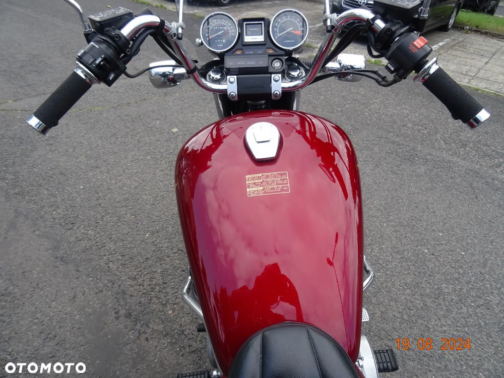 Honda VF - 9