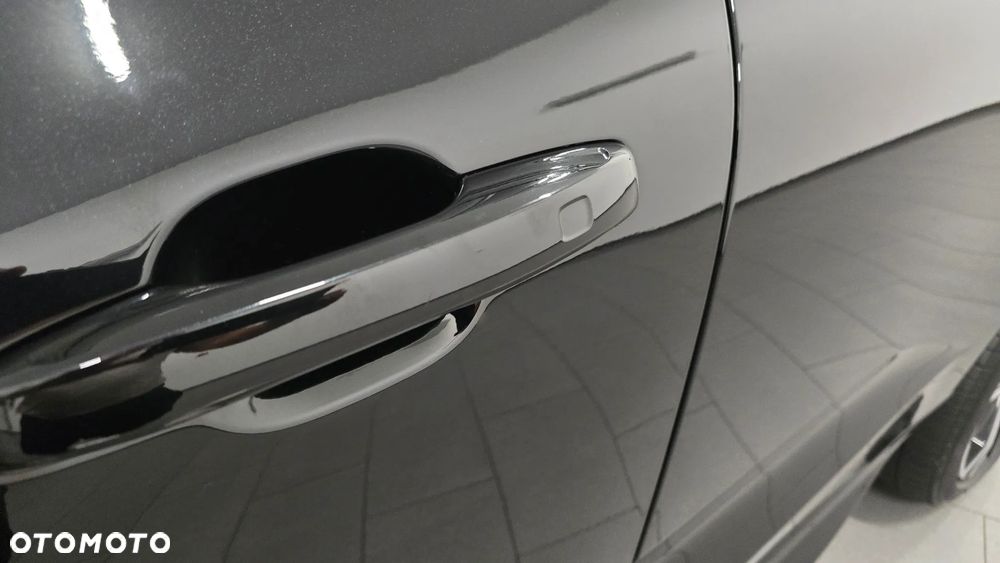Volvo XC 60 B4 D AWD Ultimate Dark - 13