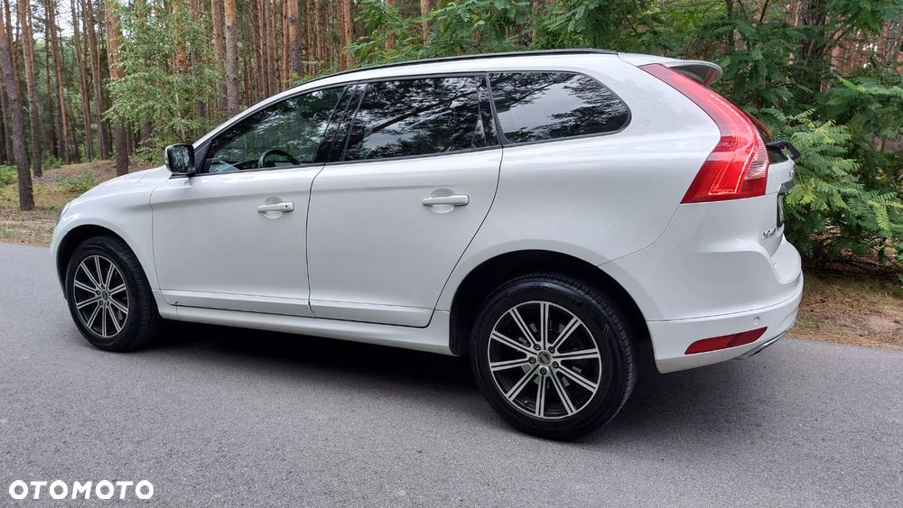 Volvo XC 60 D4 Drive-E Momentum - 4