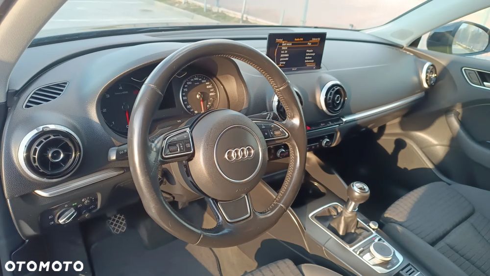 Audi A3 Sportback 2.0 TDI Ambiente - 12