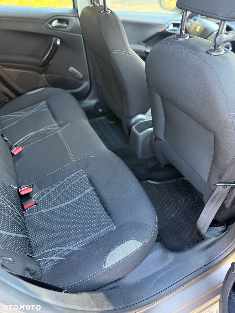 Peugeot 208 1.4 VTi Allure - 19