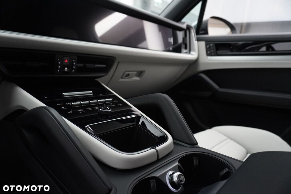 Porsche Cayenne S - 22