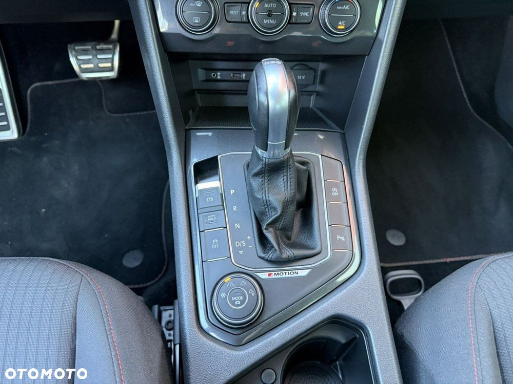 Volkswagen Tiguan - 23