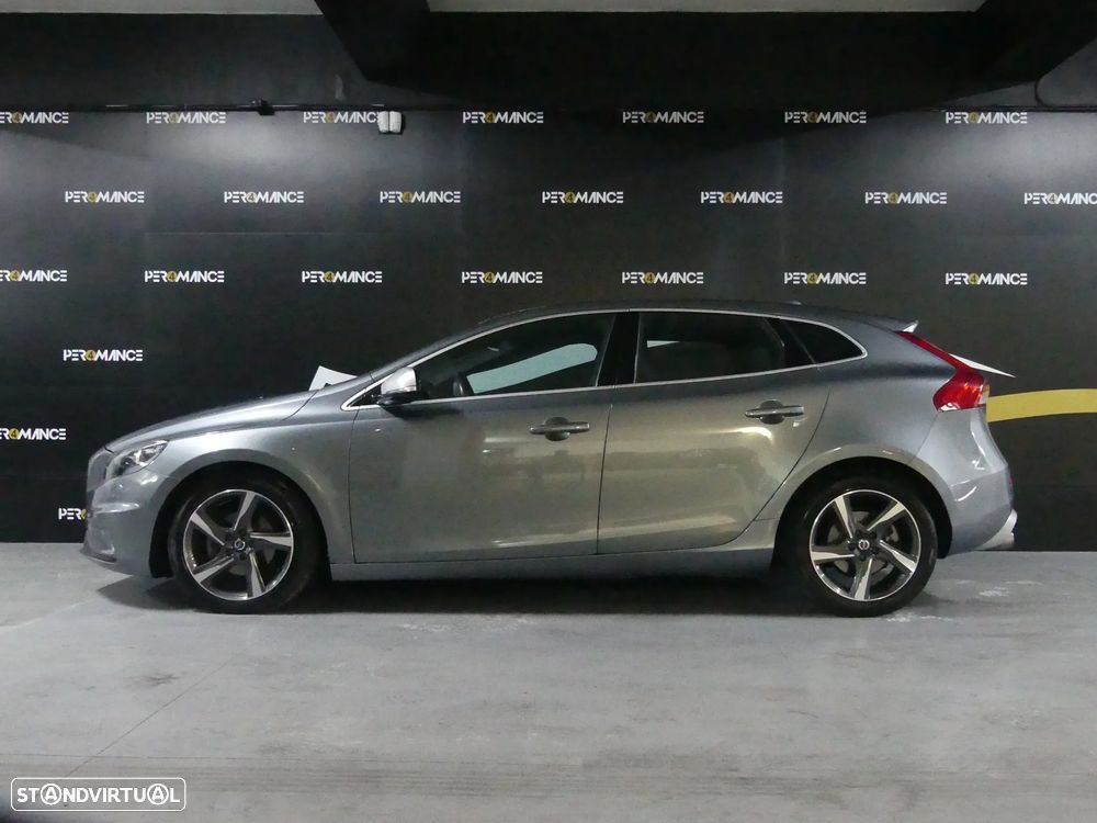 Volvo V40 D2 R Design - 6