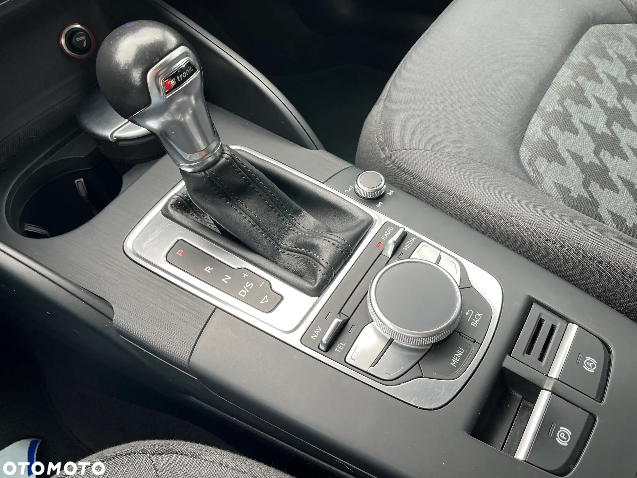 Audi A3 1.4 TFSI Ambition S tronic - 26