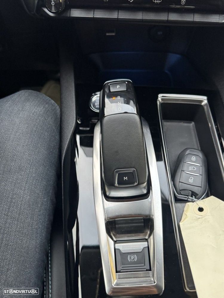 Peugeot 3008 1.2 PureTech Allure EAT8 - 38