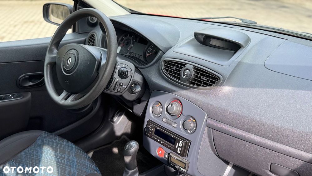 Renault Clio 1.2 16V 75 Dynamique - 10