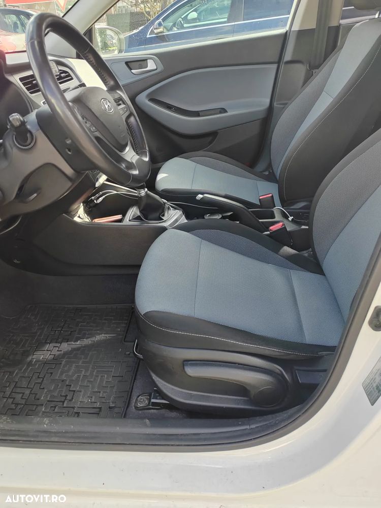 Hyundai i20 1.2 L 84CP 5DR Comfort - 8