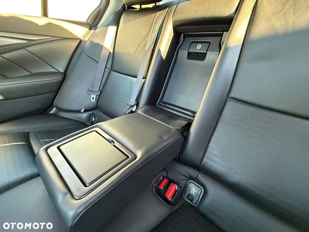 Infiniti Q50 - 12