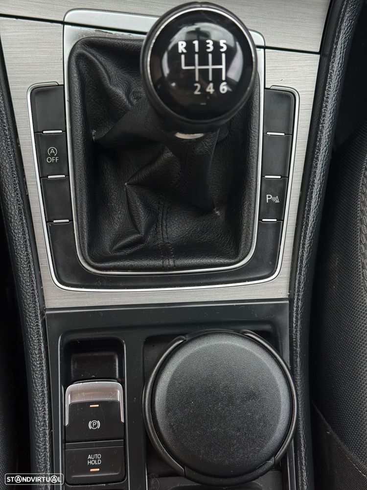 VW Golf Variant - 16