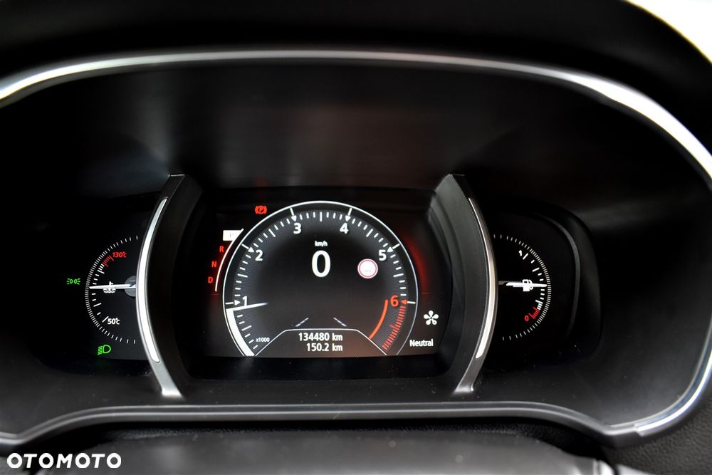 Renault Megane ENERGY TCe 130 EDC BOSE EDITION - 33