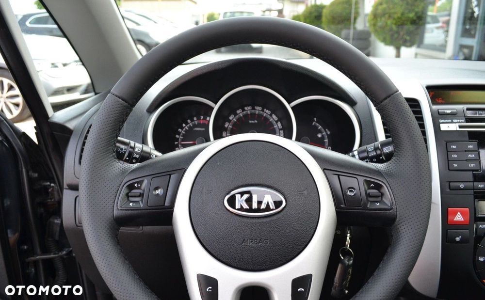 Kia Venga - 24