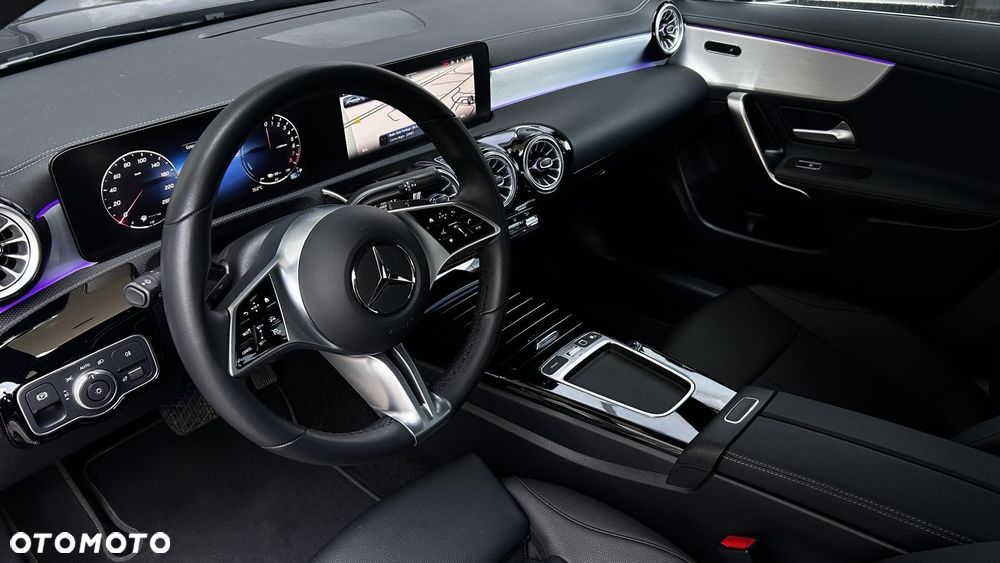 Mercedes-Benz CLA 250 E Progressive 8G-DCT - 11