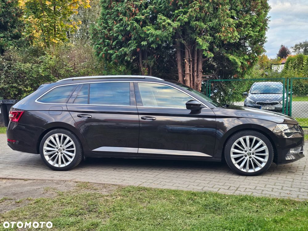 Skoda Superb 2.0 TDI DSG Premium Edition - 8