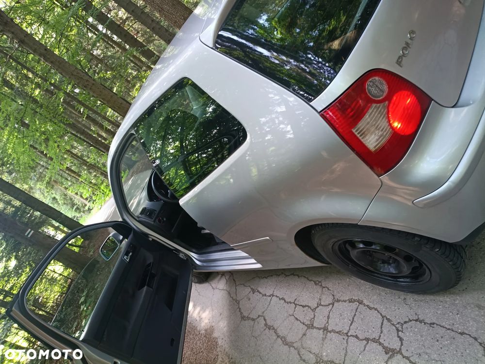 Volkswagen Polo 1.4 16V Comfortline - 1