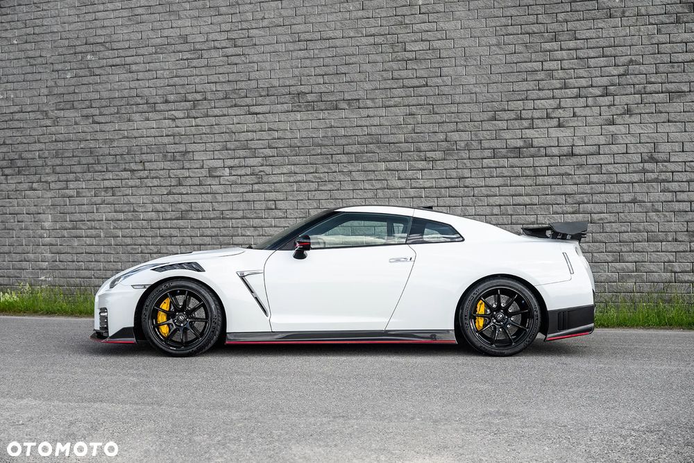 Nissan GT-R Nismo 2020 - 13