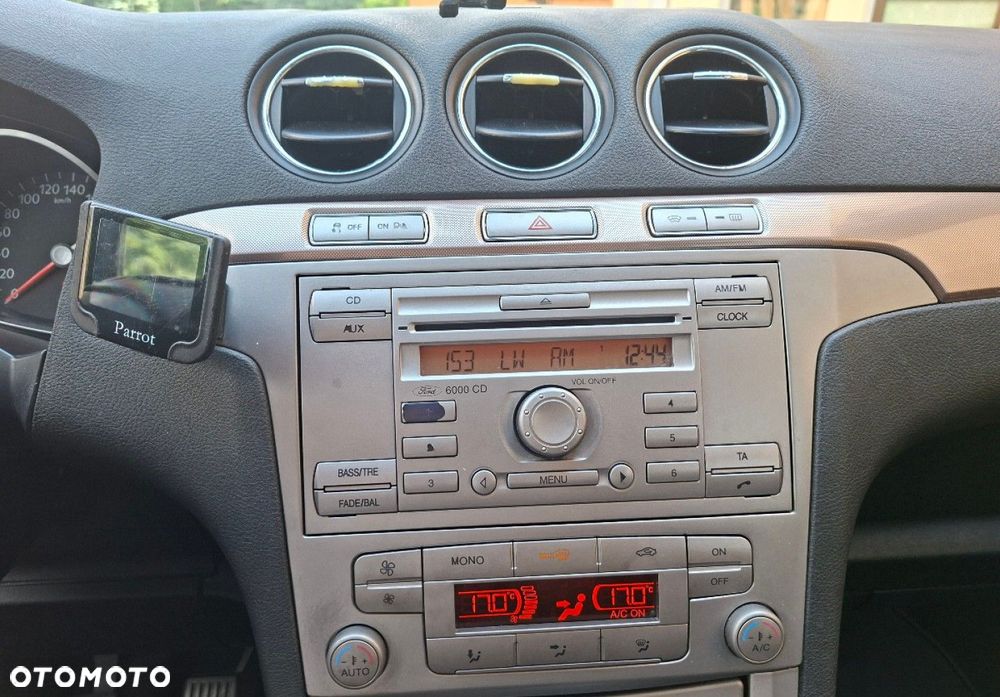 Ford S-Max - 24