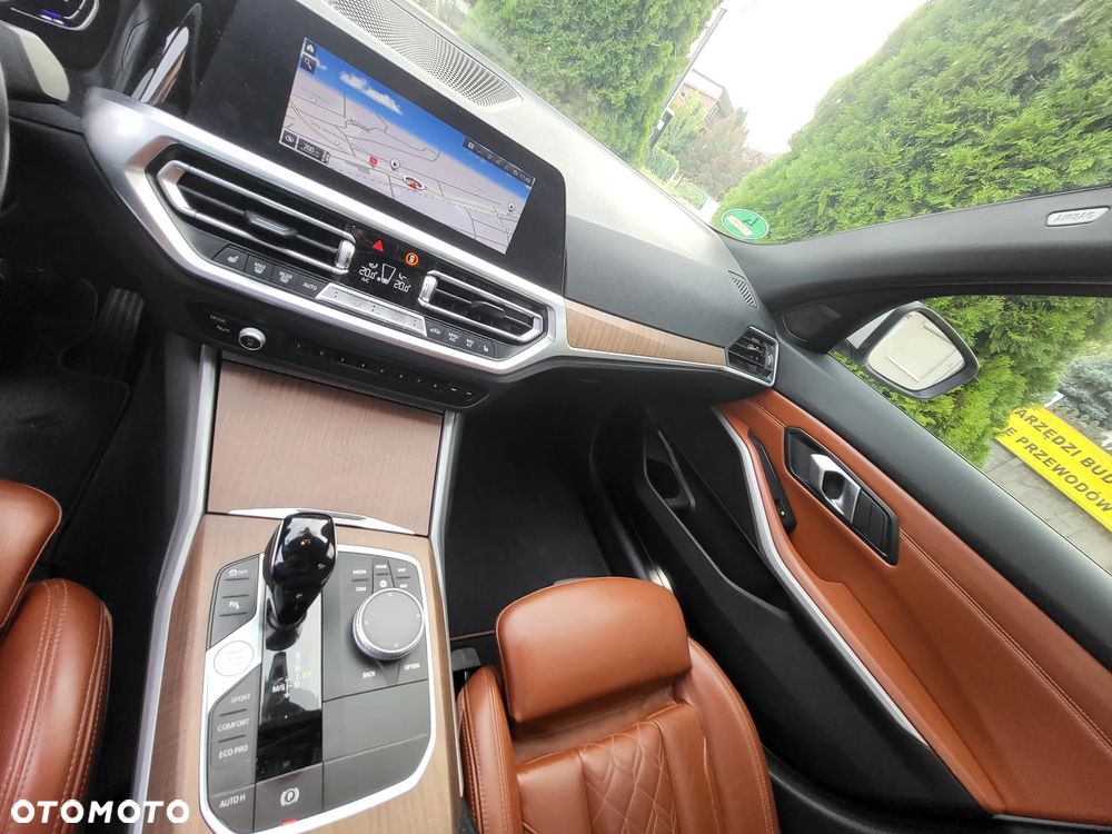 BMW Seria 3 318d Sport Line - 22