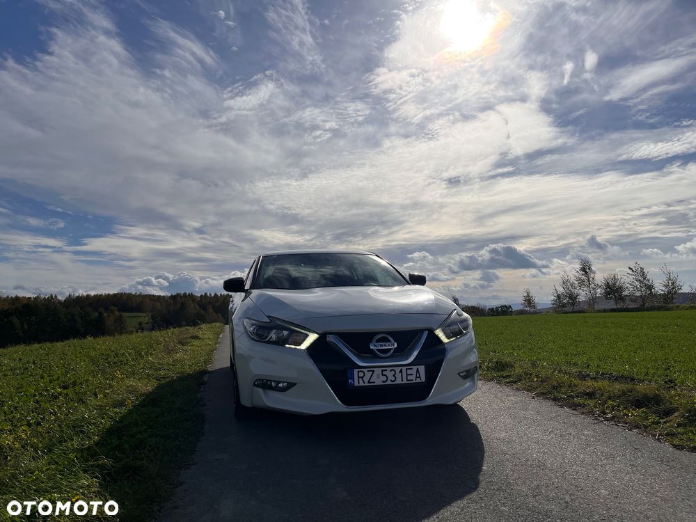 Nissan Maxima - 3
