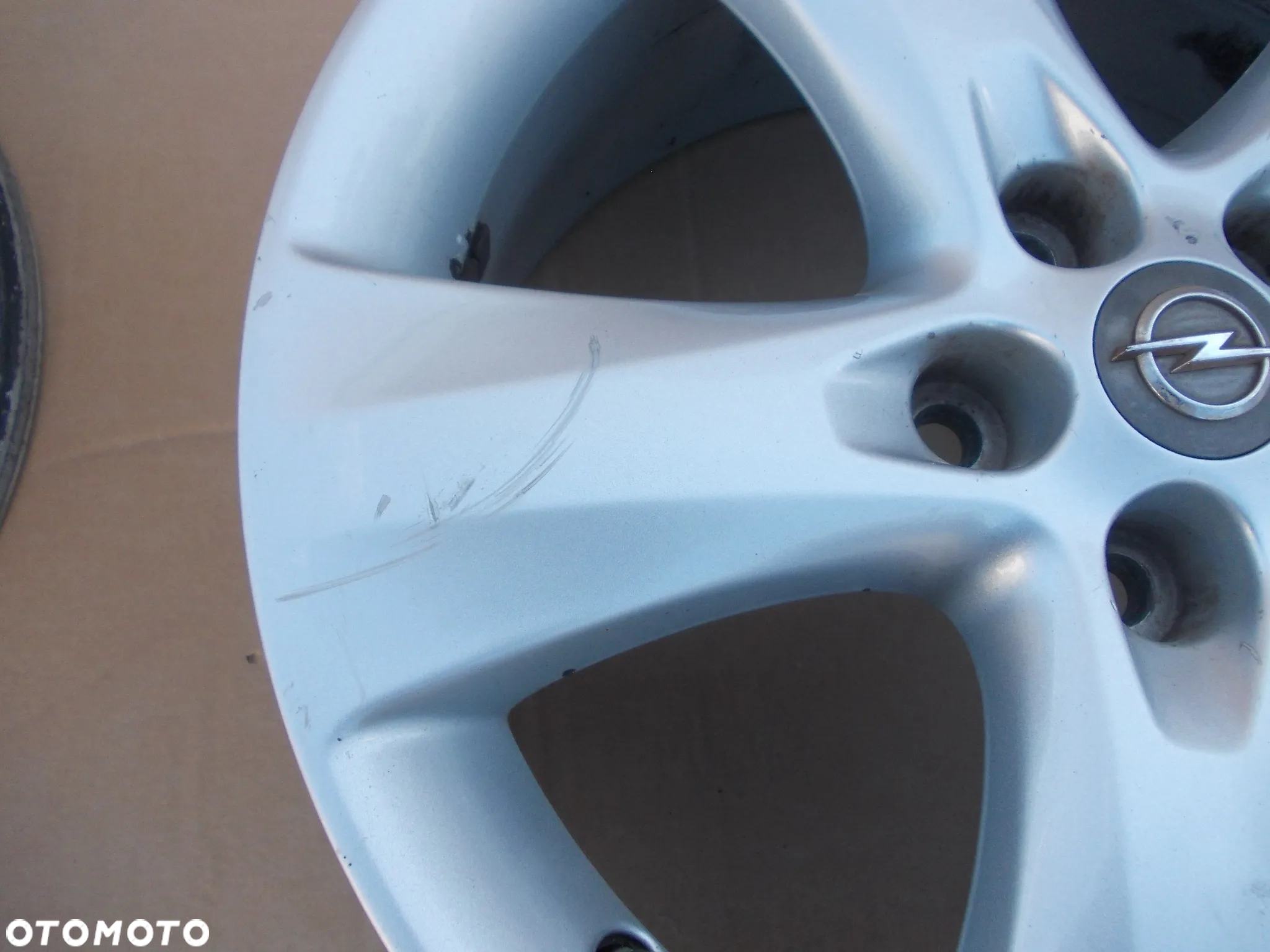 Felgi aluminiowa Opel Astra J Mokka 8J R17 Et 42 - 12