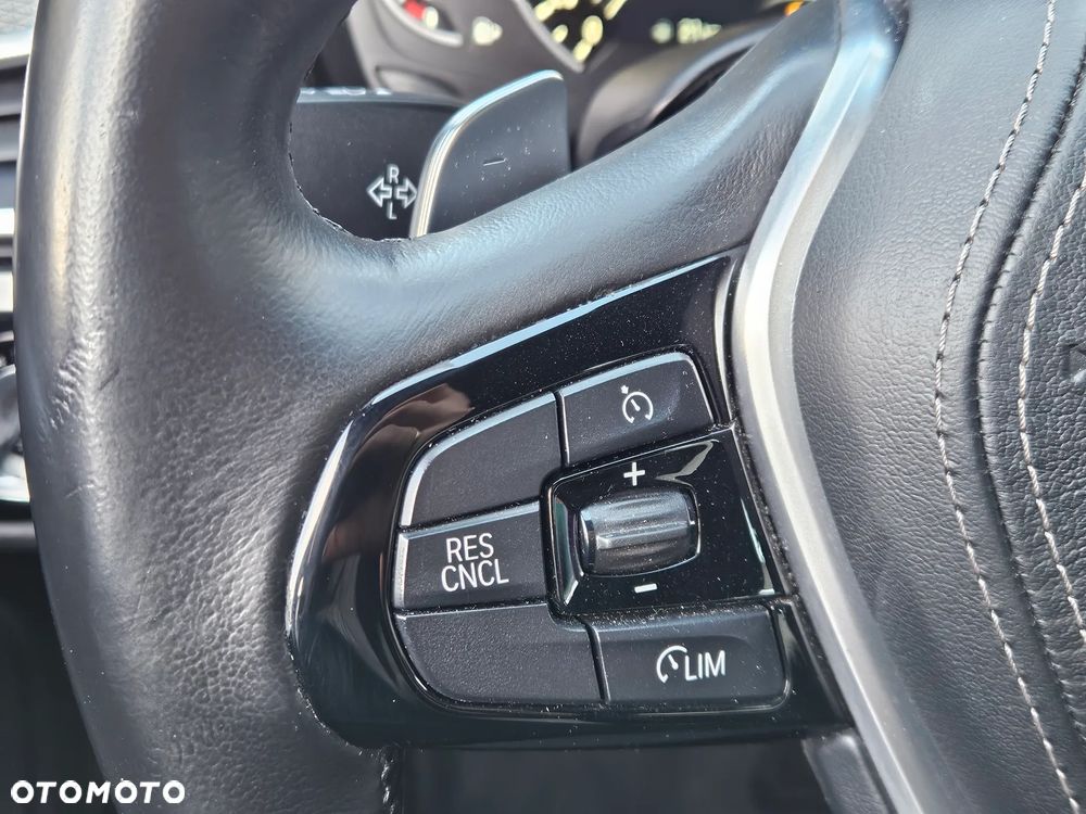 BMW Seria 5 520d xDrive M Sport sport - 19