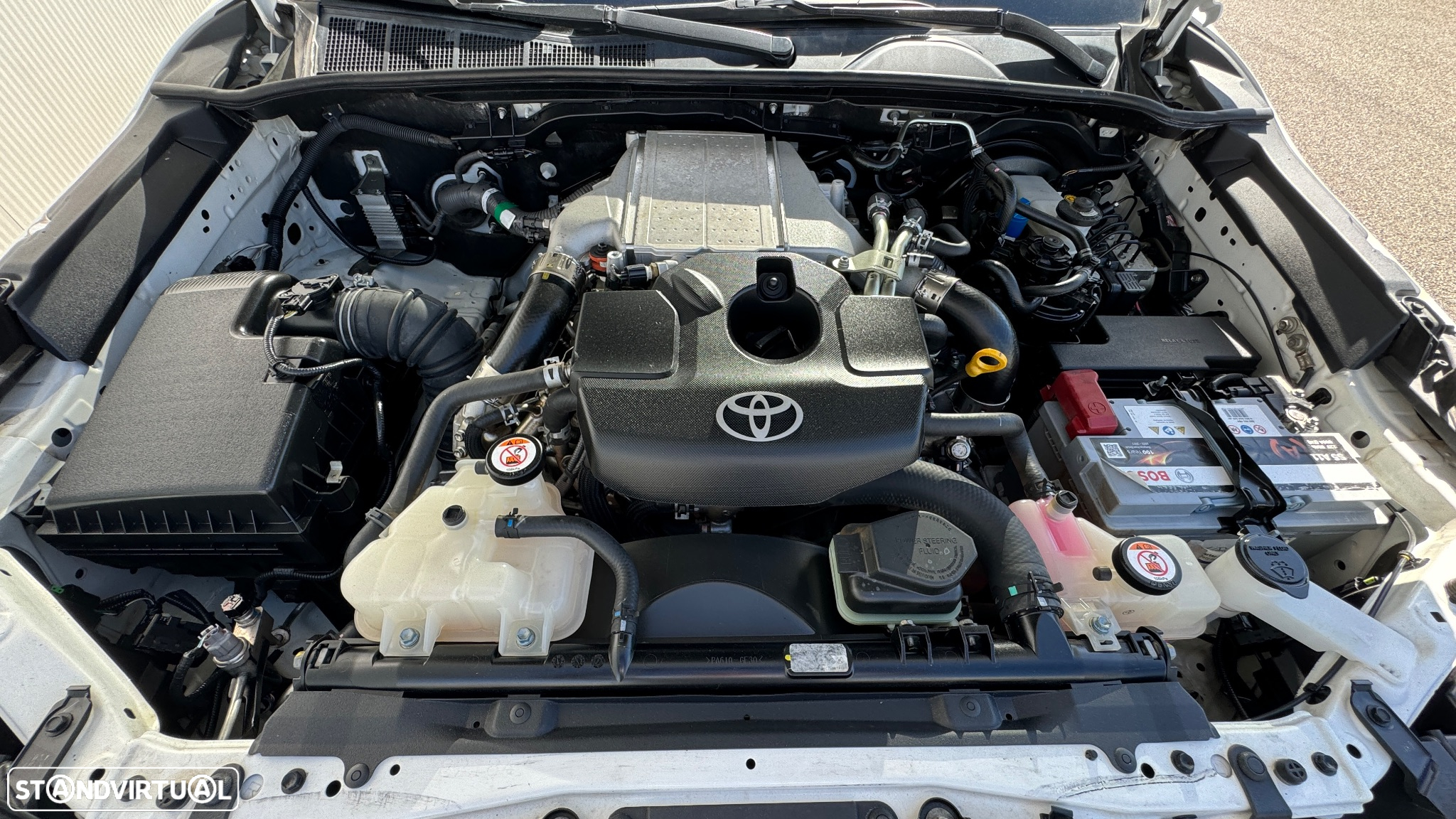 Toyota Hilux 2.4 D-4D 4WD CD CM - 37