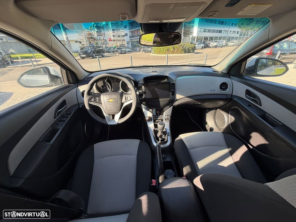 Chevrolet Cruze 1.6 LT - 29