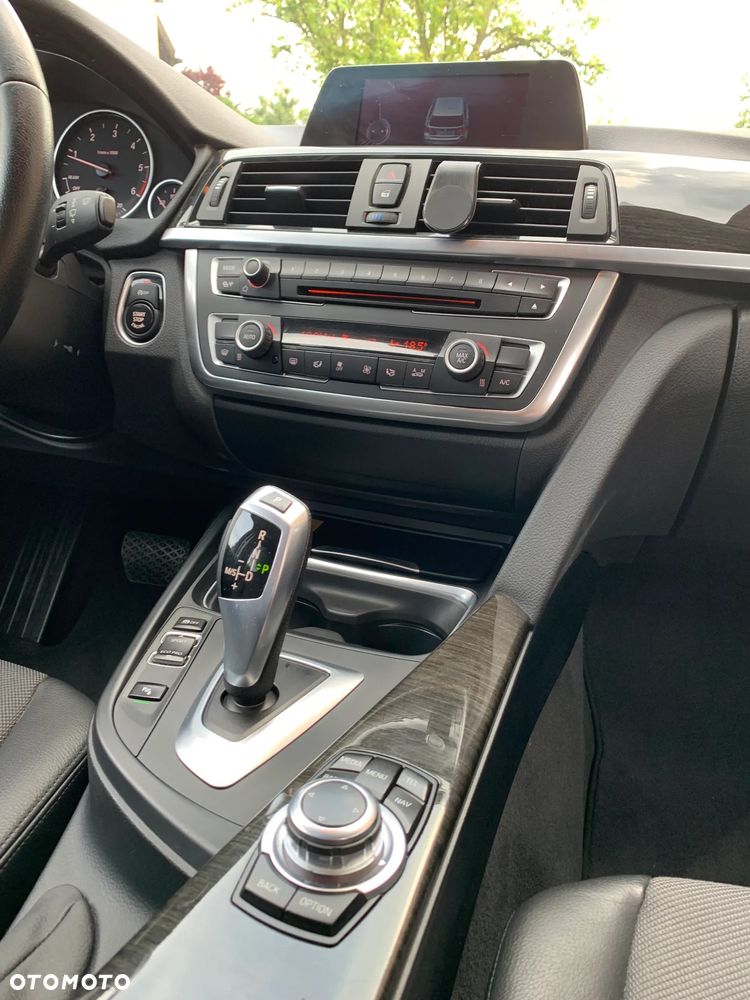 BMW Seria 3 318d Luxury Line - 23