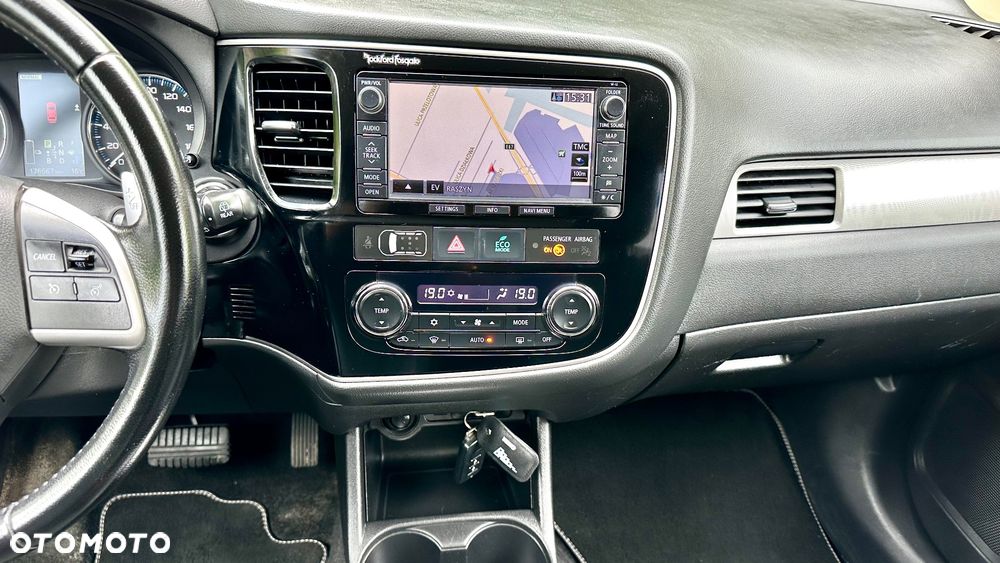 Mitsubishi Outlander 2.0 4WD - 23
