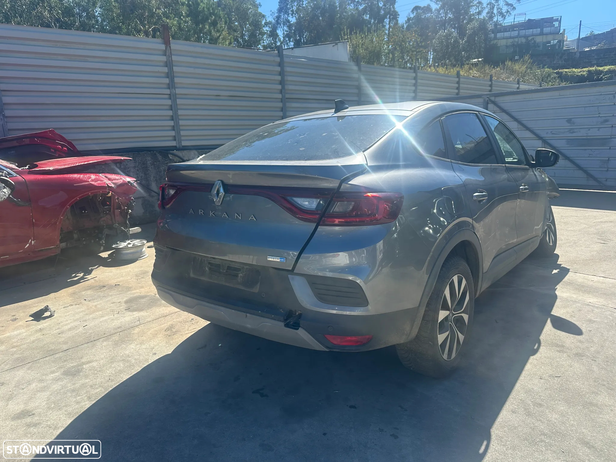 RENAULT ARKANA 1.6 E-TECH DE 2022 (CENTRO DE ABATE - 2
