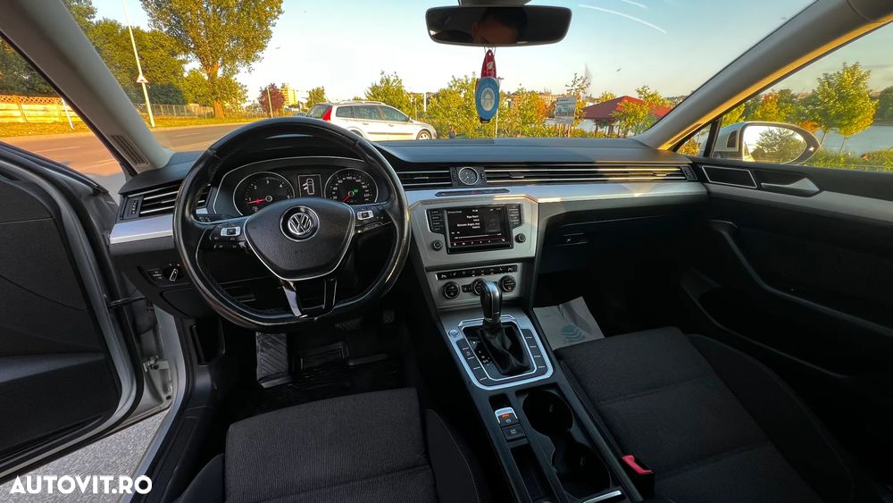 Volkswagen Passat 2.0 TDI DSG Highline - 34