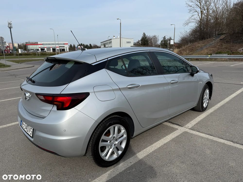 Opel Astra 1.4 T Enjoy S&S - 11