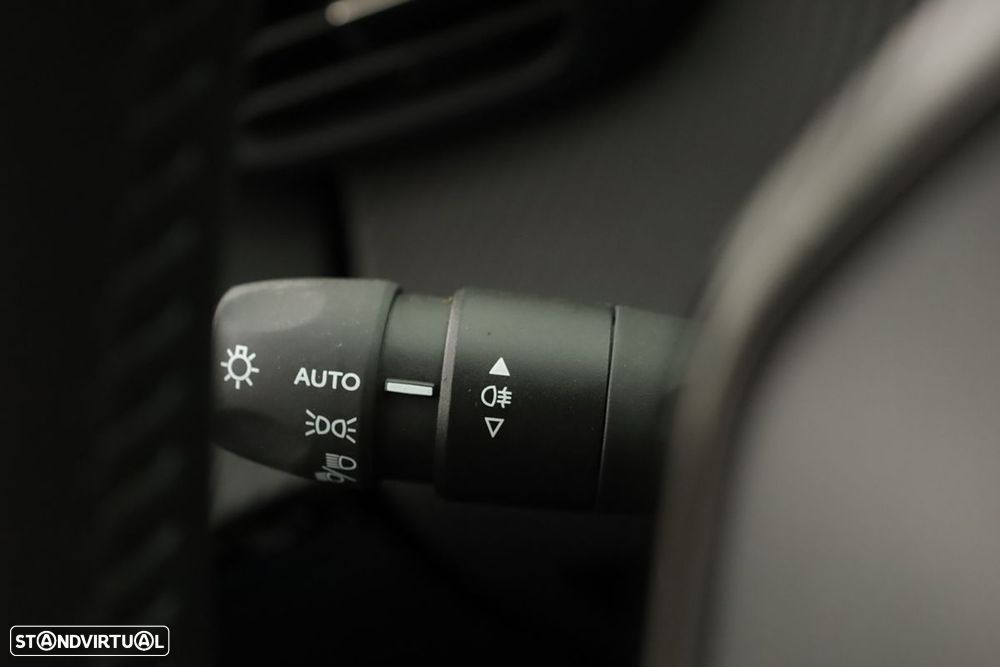 Peugeot e-208 51 kWh Allure - 17