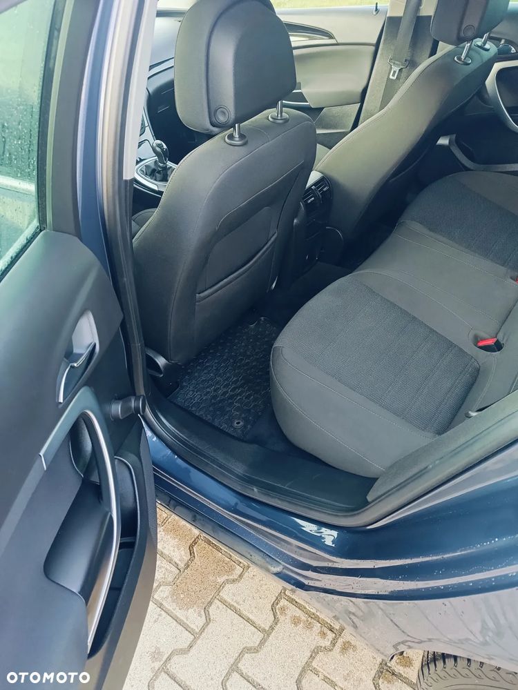 Opel Insignia 2.0 CDTI - 12