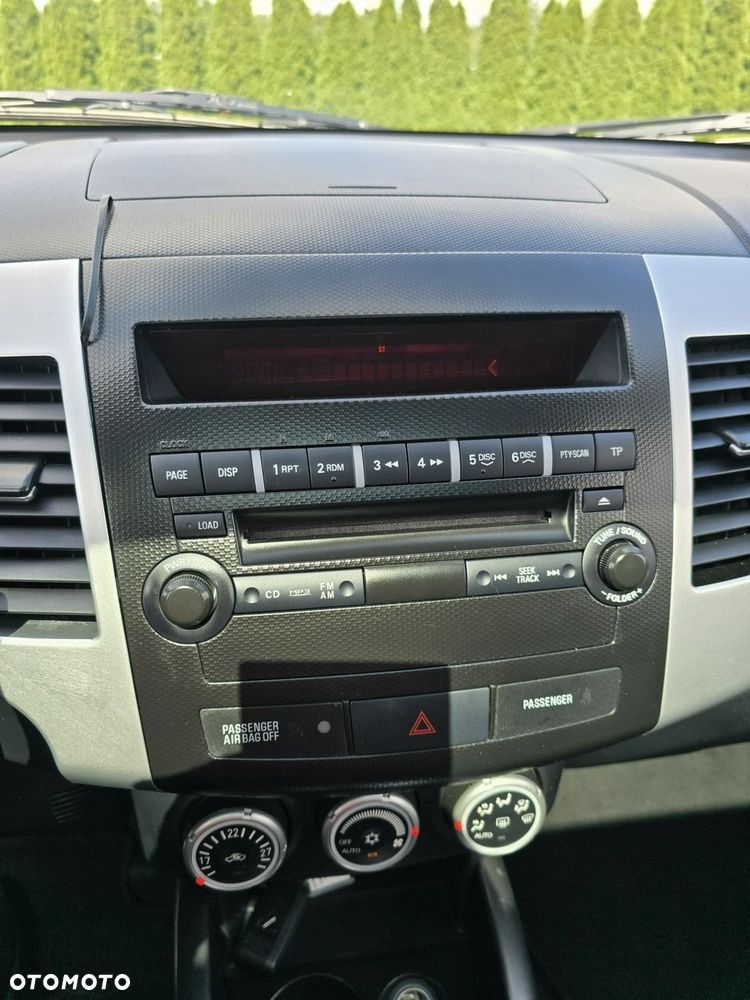 Mitsubishi Outlander - 29