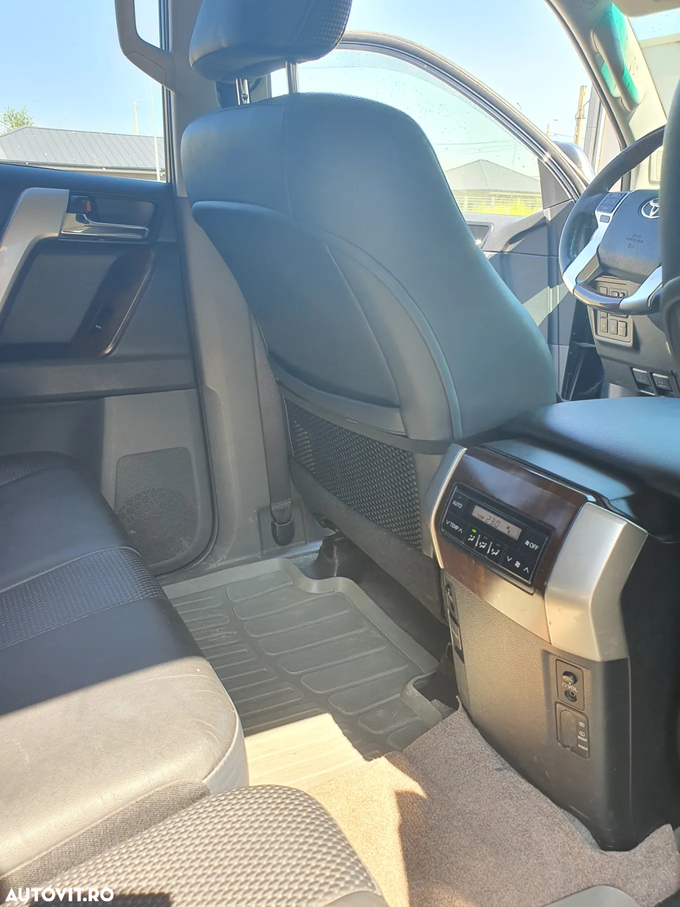 Toyota Land Cruiser 3.0l Turbo D-4D Aut. AVS 7 Locuri Luxury - 9