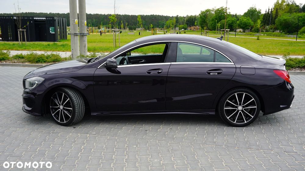 Mercedes-Benz CLA 180 AMG Line - 16