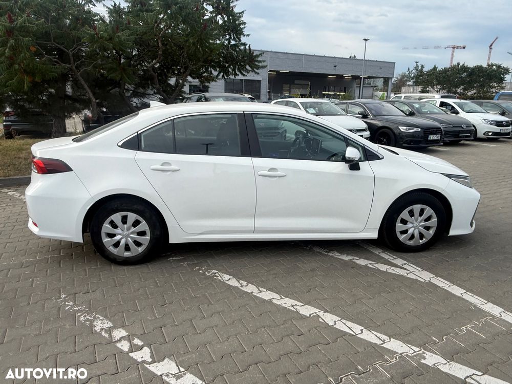 Toyota Corolla 1.8 HSD Business - 8