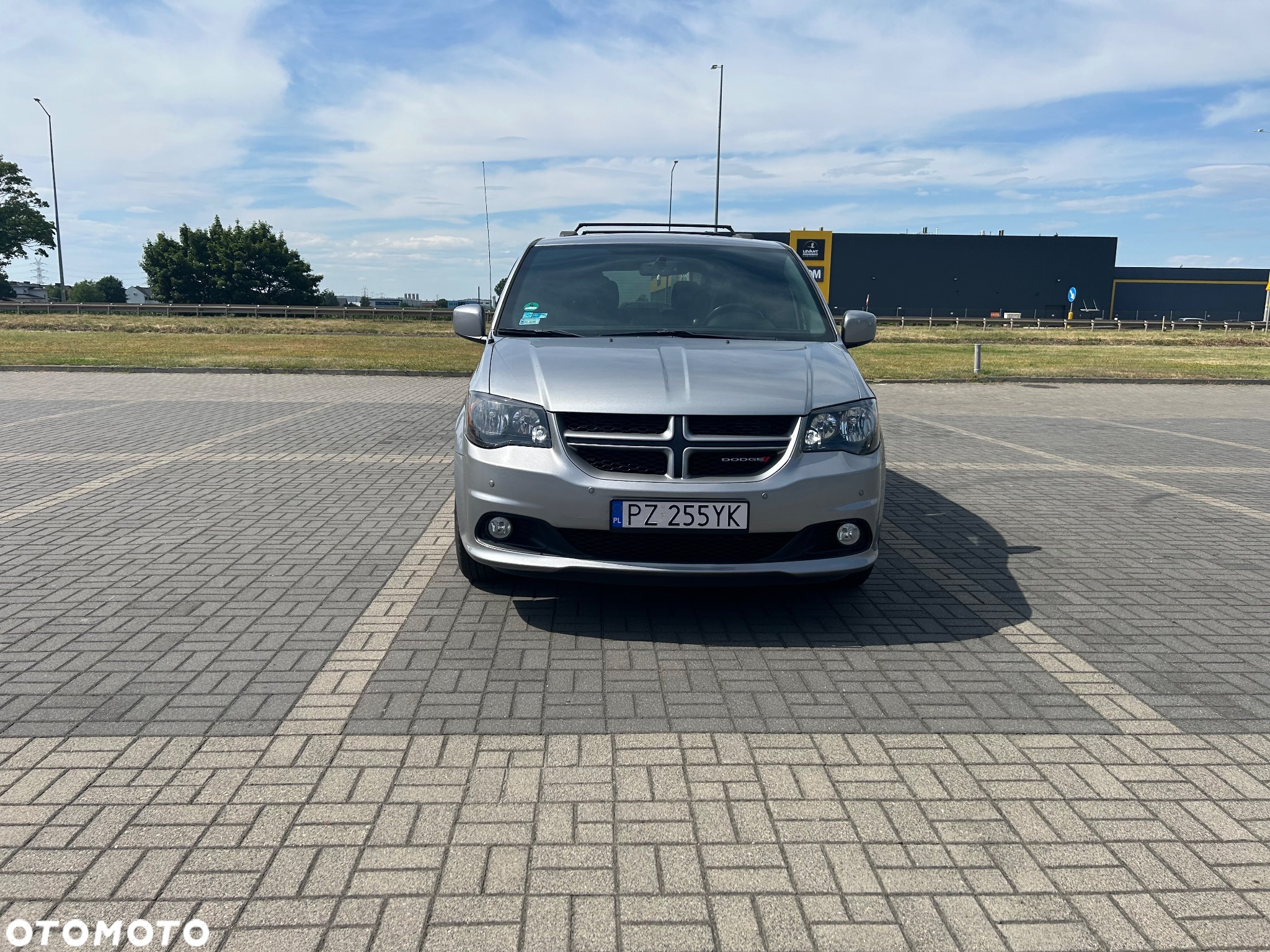 Dodge Grand Caravan - 3
