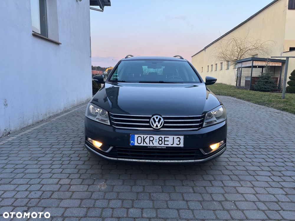 Volkswagen Passat 2011 photo 2