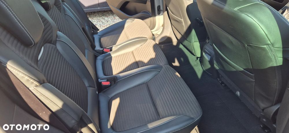 Renault Grand Scenic TCe 140 GPF EDC BLACK EDITION - 25