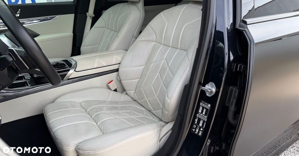 BMW Seria 7 - 8